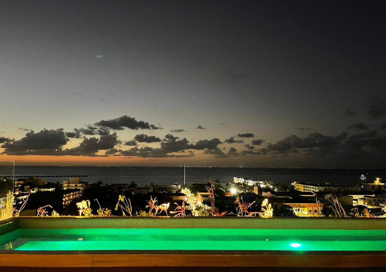 Brand New With Rooftop Pool Holiday home